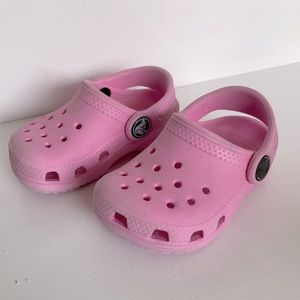 Crocs light pink clogs C4